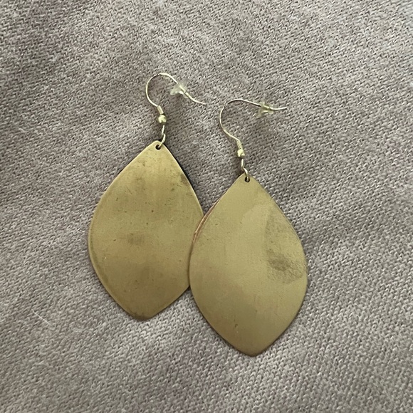 Brass and colorful leather earrings - Picture 3 of 3